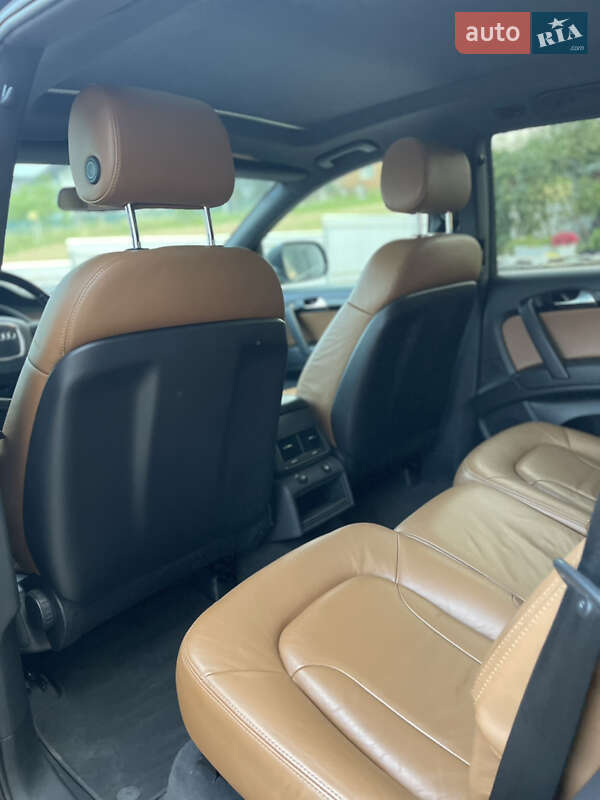 Внедорожник / Кроссовер Audi Q7 2010 в Черновцах