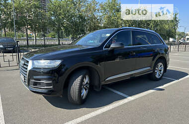 Внедорожник / Кроссовер Audi Q7 2017 в 