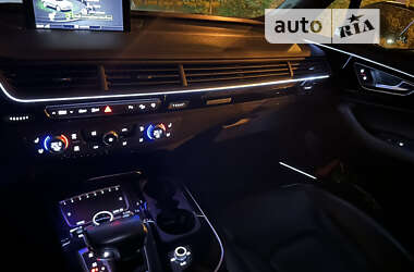 Внедорожник / Кроссовер Audi Q7 2017 в 