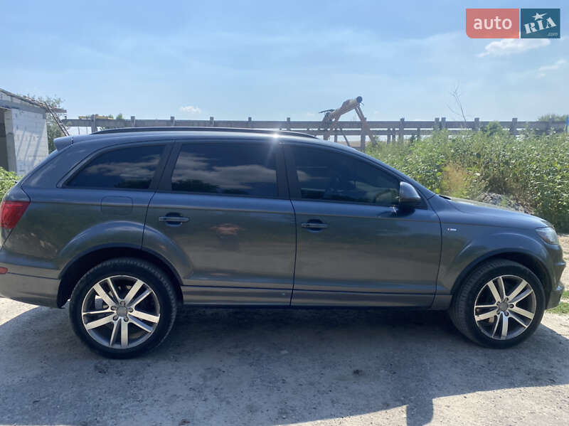 Позашляховик / Кросовер Audi Q7 2012 в Дніпрі