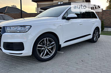 Внедорожник / Кроссовер Audi Q7 2017 в 