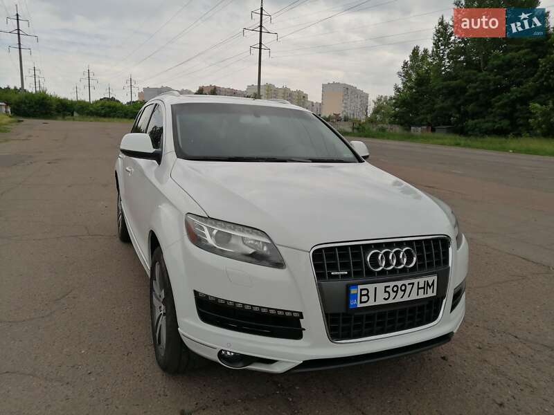 Внедорожник / Кроссовер Audi Q7 2015 в Полтаве