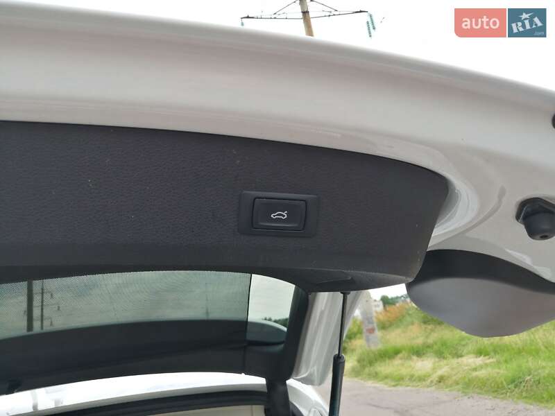 Внедорожник / Кроссовер Audi Q7 2015 в Полтаве