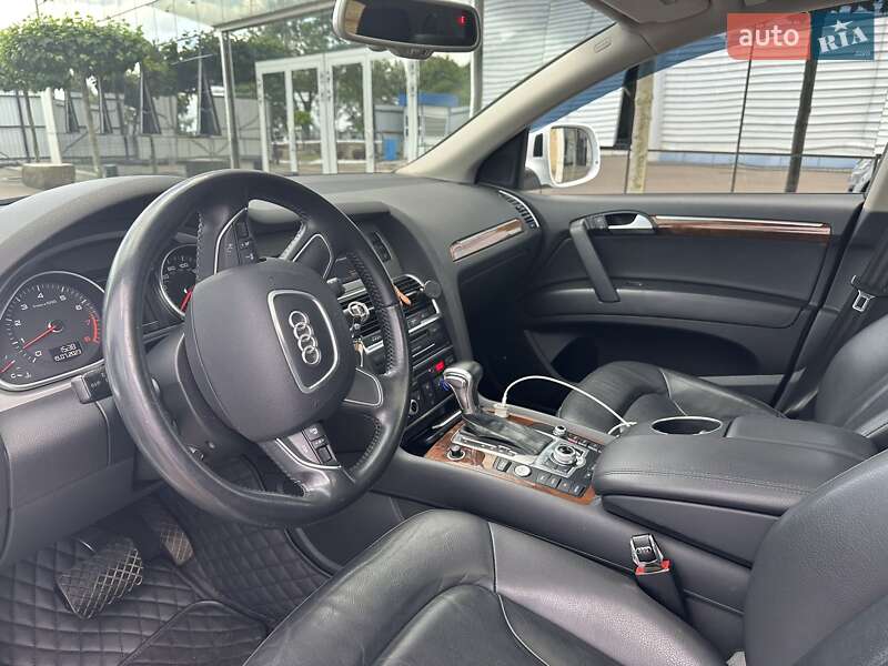 Позашляховик / Кросовер Audi Q7 2015 в Києві