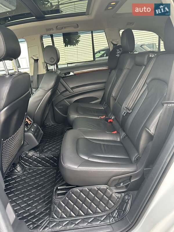 Позашляховик / Кросовер Audi Q7 2015 в Києві