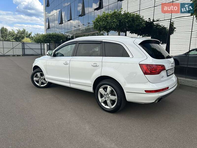 Позашляховик / Кросовер Audi Q7 2015 в Києві
