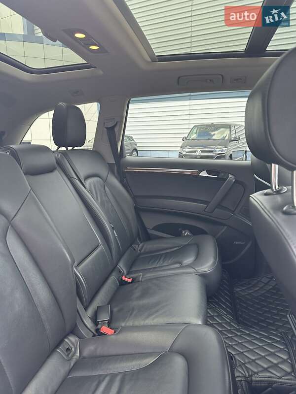 Позашляховик / Кросовер Audi Q7 2015 в Києві