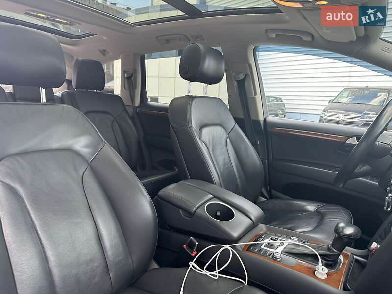 Позашляховик / Кросовер Audi Q7 2015 в Києві