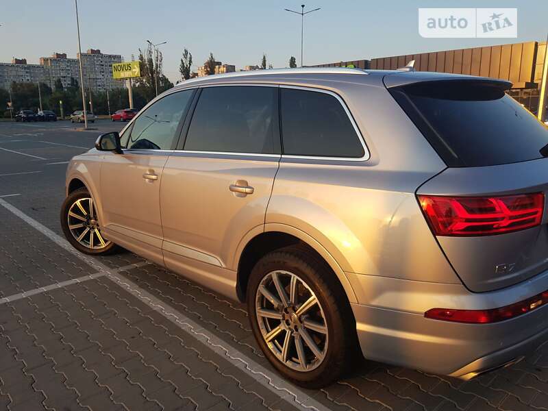 Внедорожник / Кроссовер Audi Q7 2018 в Киеве фото 15 Внедорожник / Кроссовер Audi Q7 2018 в Киеве