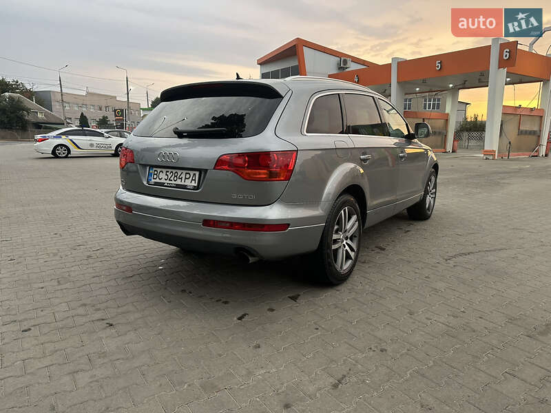 Внедорожник / Кроссовер Audi Q7 2006 в Черновцах