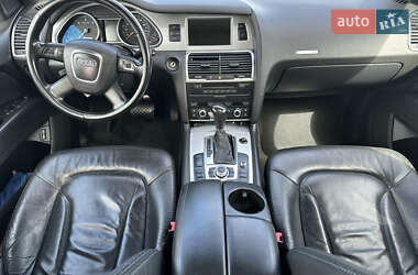 Внедорожник / Кроссовер Audi Q7 2006 в Черновцах