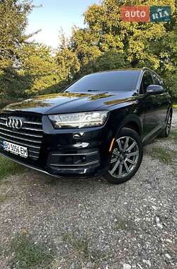 Внедорожник / Кроссовер Audi Q7 2016 в 