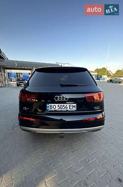Внедорожник / Кроссовер Audi Q7 2016 в 