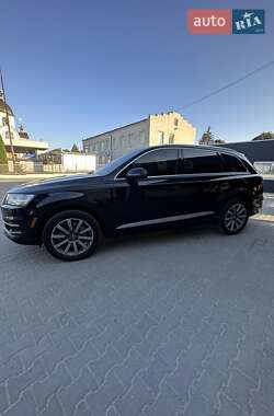 Внедорожник / Кроссовер Audi Q7 2016 в 