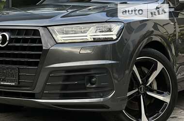 Внедорожник / Кроссовер Audi Q7 2016 в 