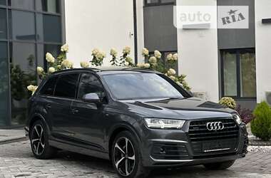 Внедорожник / Кроссовер Audi Q7 2016 в 