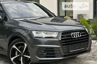 Внедорожник / Кроссовер Audi Q7 2016 в 