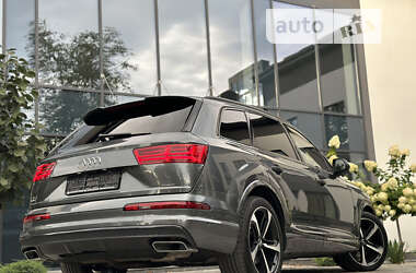 Внедорожник / Кроссовер Audi Q7 2016 в 