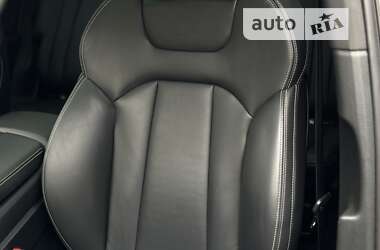 Внедорожник / Кроссовер Audi Q7 2016 в 