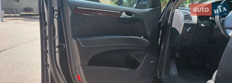 Позашляховик / Кросовер Audi Q7 2012 в Полтаві
