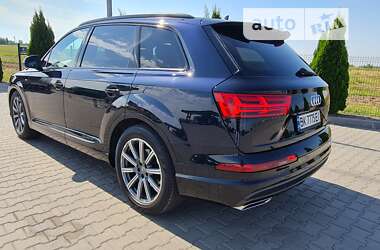 Позашляховик / Кросовер Audi Q7 2017 в Рівному