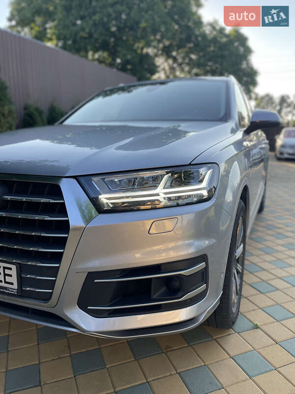 Внедорожник / Кроссовер Audi Q7 2019 в Тернополе