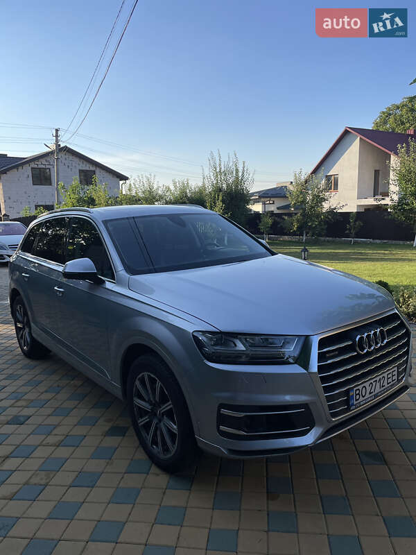 Внедорожник / Кроссовер Audi Q7 2019 в Тернополе