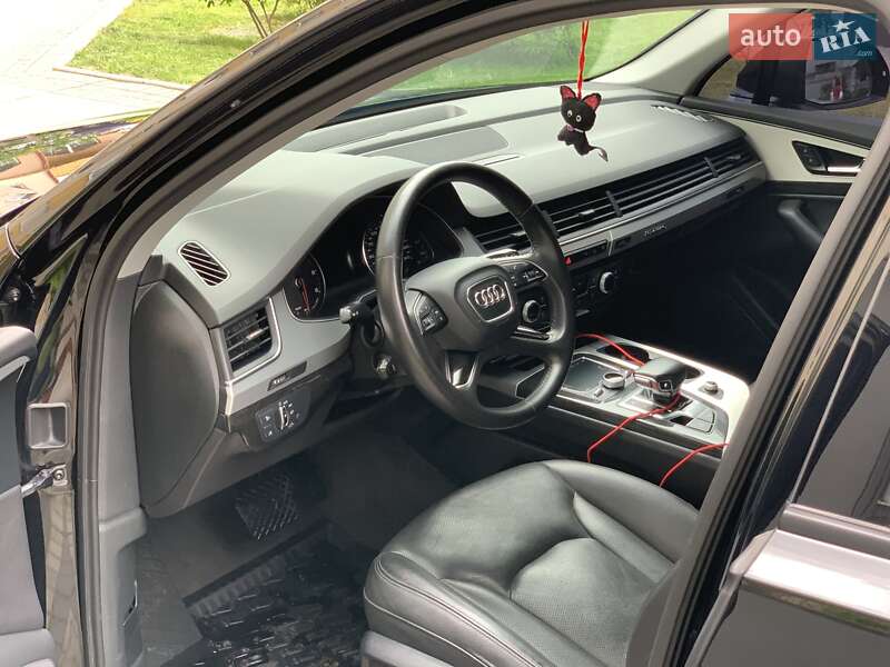 Позашляховик / Кросовер Audi Q7 2015 в Львові