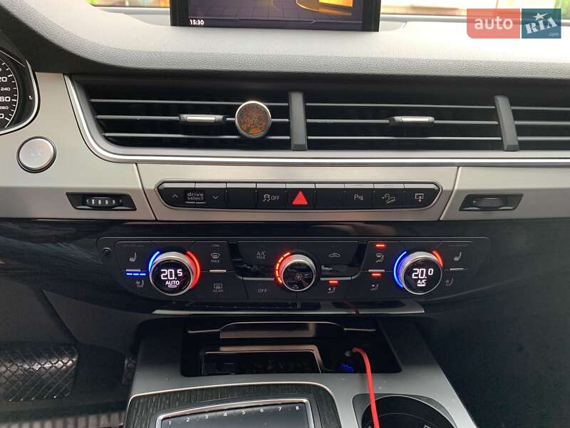 Позашляховик / Кросовер Audi Q7 2015 в Львові