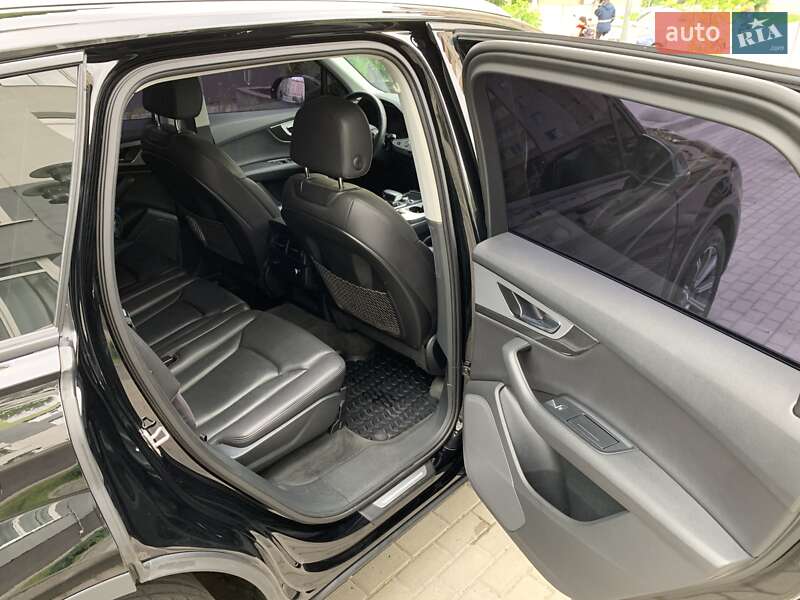 Позашляховик / Кросовер Audi Q7 2015 в Львові