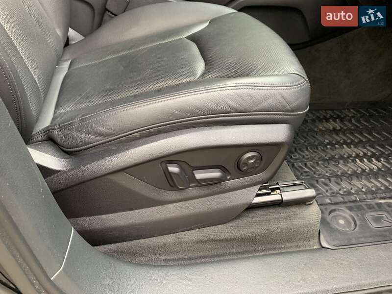 Позашляховик / Кросовер Audi Q7 2015 в Львові