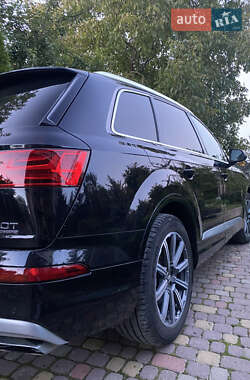 Внедорожник / Кроссовер Audi Q7 2017 в Каменке-Бугской