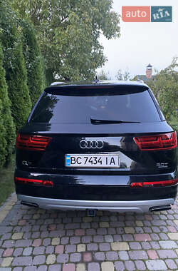 Внедорожник / Кроссовер Audi Q7 2017 в Каменке-Бугской