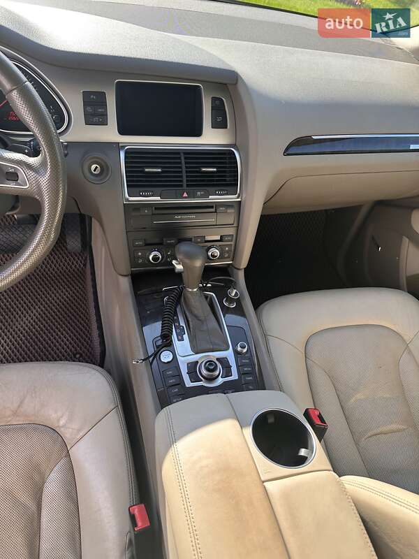 Внедорожник / Кроссовер Audi Q7 2010 в Кременчуге