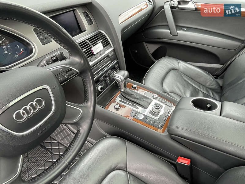 Внедорожник / Кроссовер Audi Q7 2015 в Николаеве