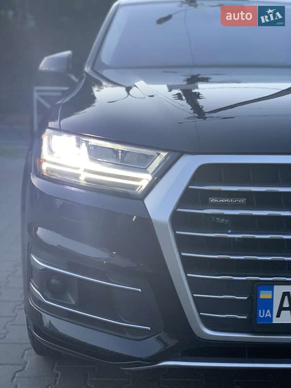 Внедорожник / Кроссовер Audi Q7 2017 в Виннице