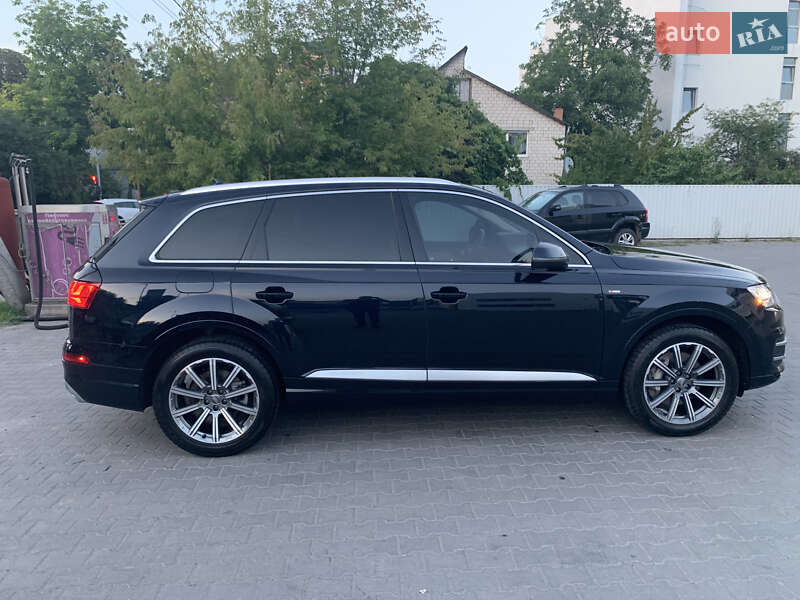 Внедорожник / Кроссовер Audi Q7 2017 в Виннице