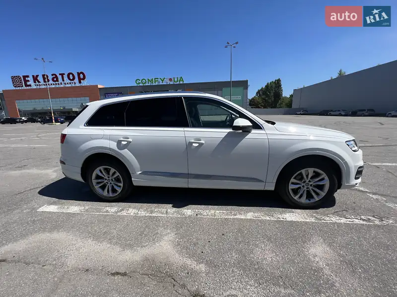 Audi Q7 2018 VIN WA1LHAF77JD030276 фото оголошення 9 з 78