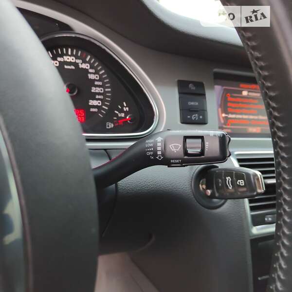 Позашляховик / Кросовер Audi Q7 2010 в Виноградові