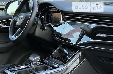 Позашляховик / Кросовер Audi Q7 2019 в 