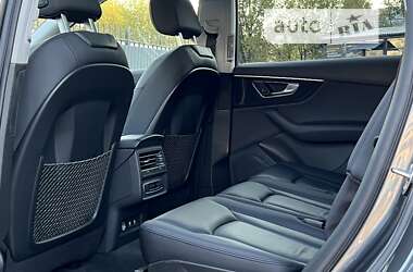 Позашляховик / Кросовер Audi Q7 2019 в 