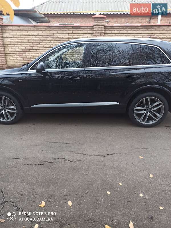 Внедорожник / Кроссовер Audi Q7 2017 в Ананьеве