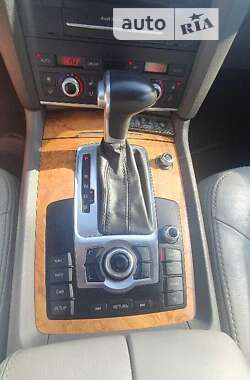 Внедорожник / Кроссовер Audi Q7 2011 в 
