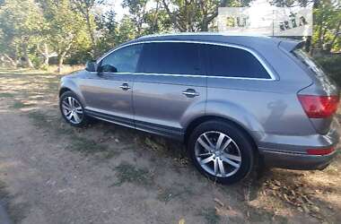 Внедорожник / Кроссовер Audi Q7 2011 в 