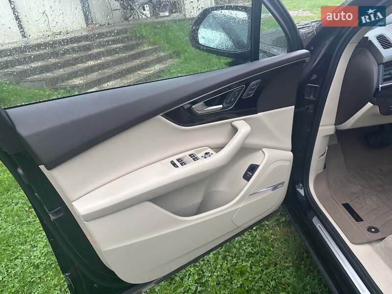 Позашляховик / Кросовер Audi Q7 2016 в Івано-Франківську