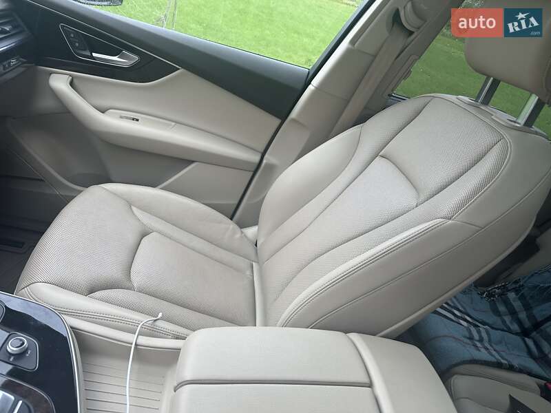 Позашляховик / Кросовер Audi Q7 2016 в Івано-Франківську