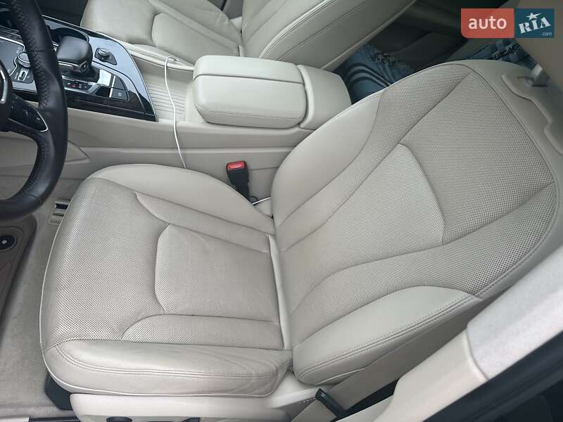 Позашляховик / Кросовер Audi Q7 2016 в Івано-Франківську