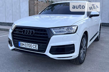 Внедорожник / Кроссовер Audi Q7 2017 в 
