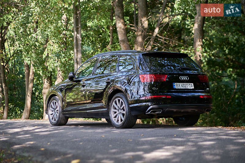 Внедорожник / Кроссовер Audi Q7 2016 в Хмельницком