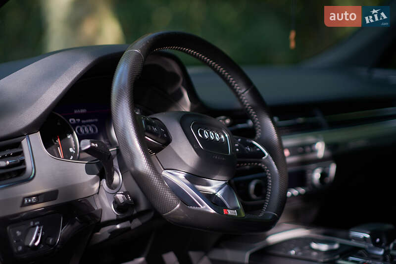 Внедорожник / Кроссовер Audi Q7 2016 в Хмельницком